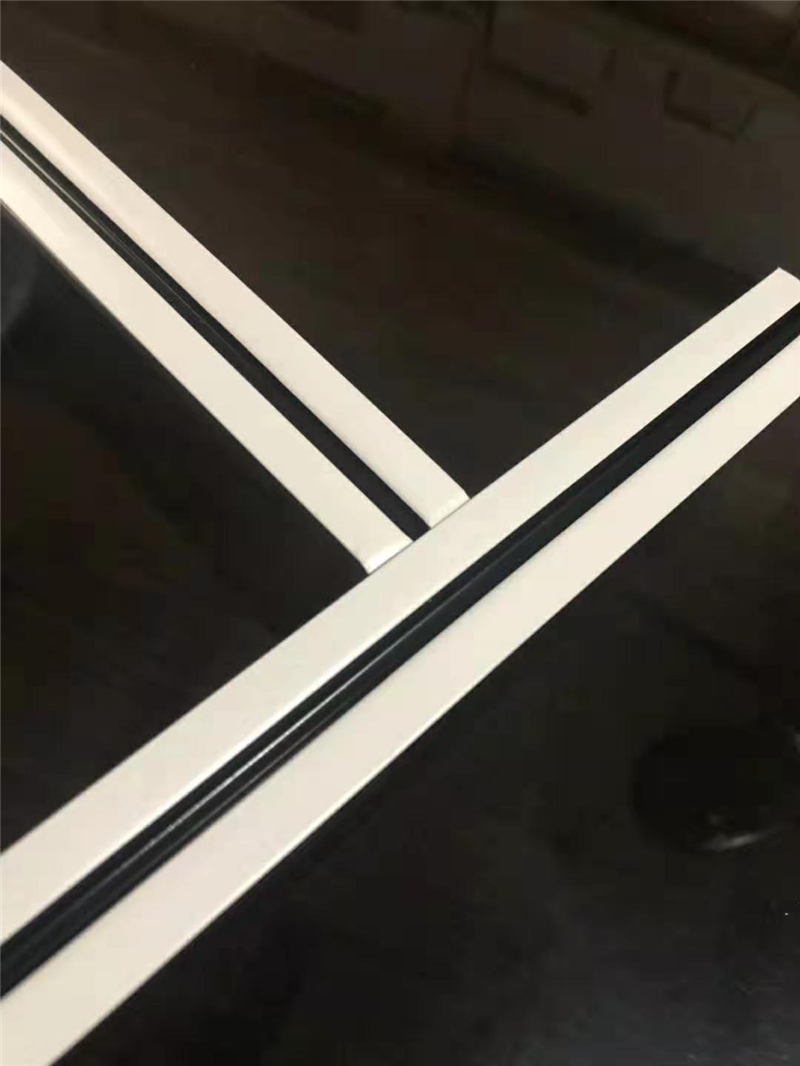 吊顶龙骨